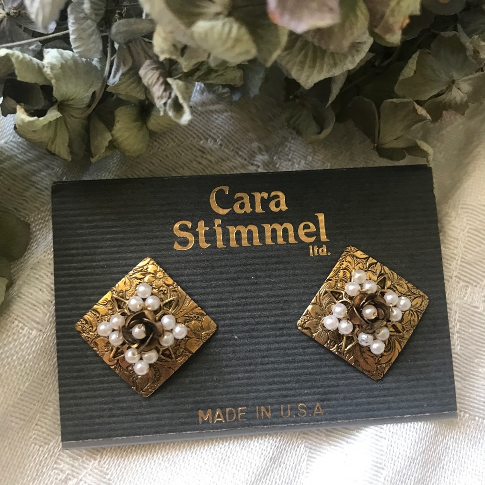 NWT Cara Stimmel Earrings Rose and Pearl design